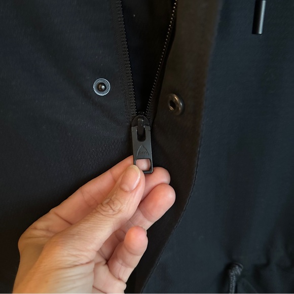 Burton Water Resistant Rain Jacket Shell - Picture 10 of 13